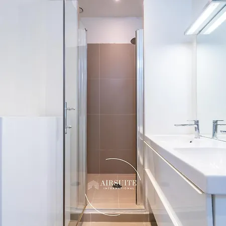 Apartment Luxury Etoile Elegance 3br By Airsuite