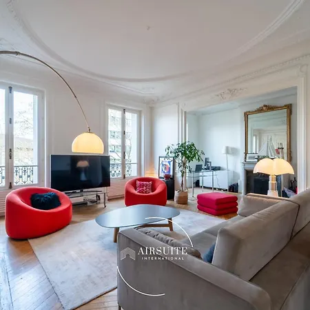 Apartment Luxury Etoile Elegance 3br By Airsuite